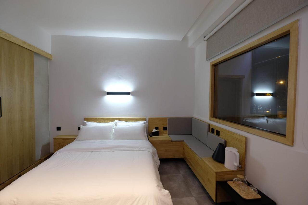 Dali Loft Travelling With Hostel Bagian luar foto